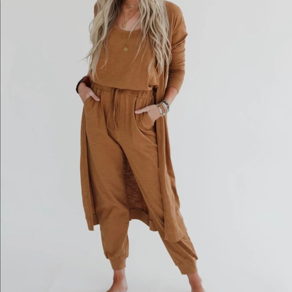 Jumpsuit set in camel color